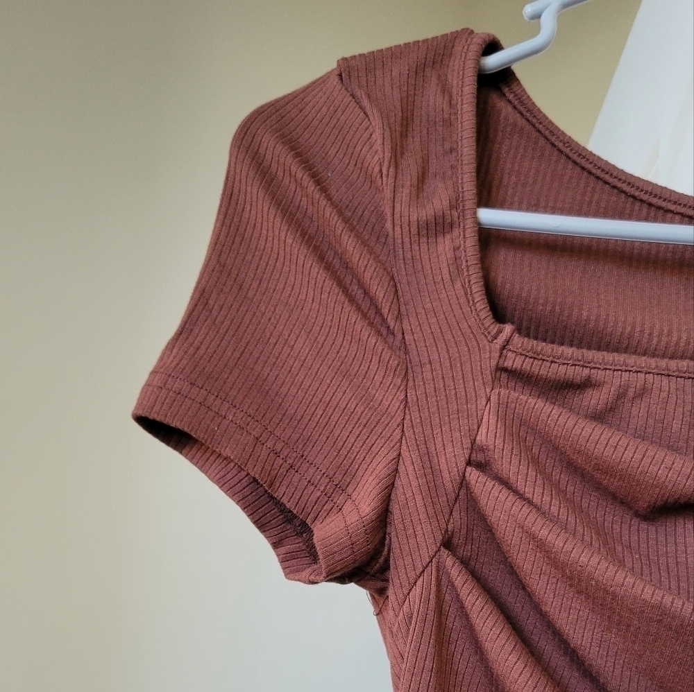 Women's Brown Ribbed Draped Crop Top - US 4 (Small) Short Sleeve Fitted Top - Picture 4 of 5